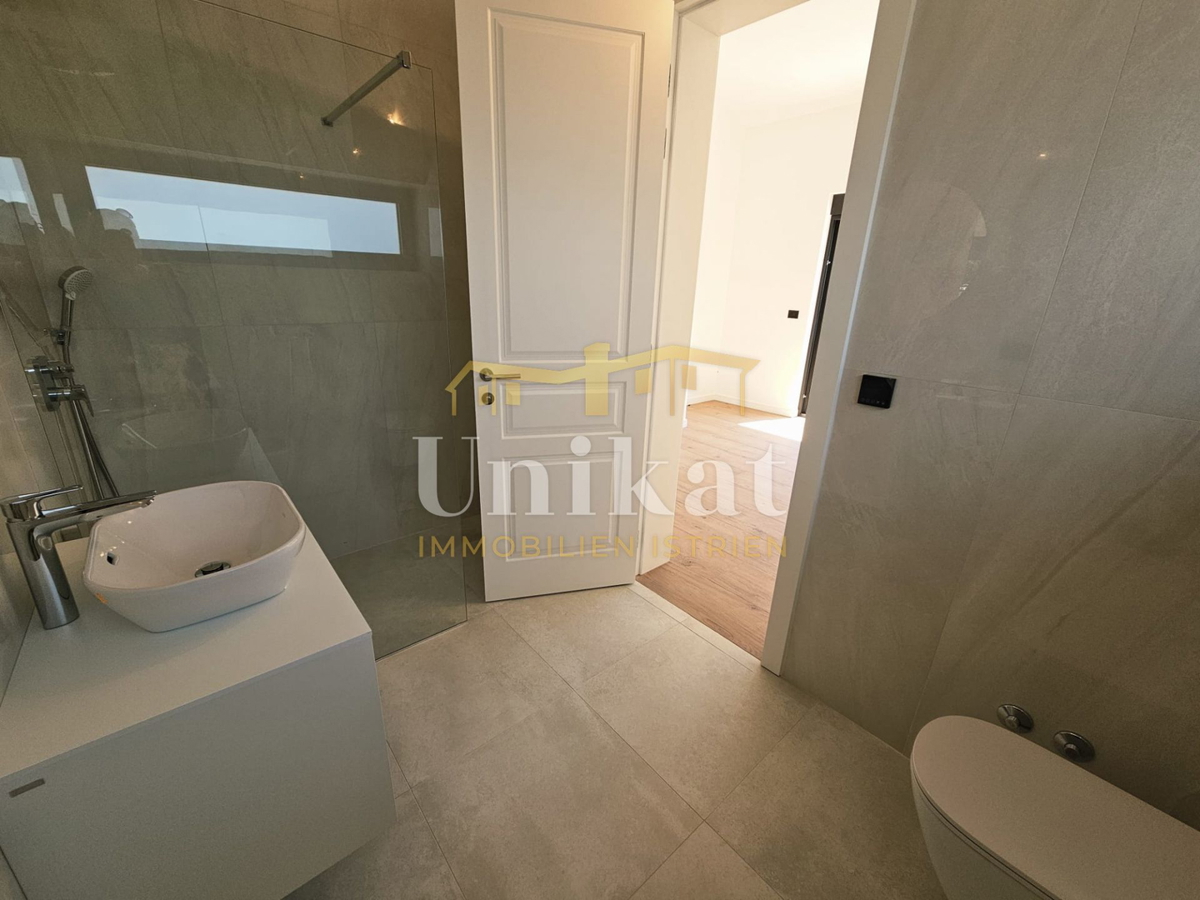 Moderna novogradnja z bazenom blizu Poreča